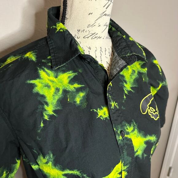 Disney Nightmare Before Christmas Our Universe Button-up short sleeve shirt S - Picture 3 of 12